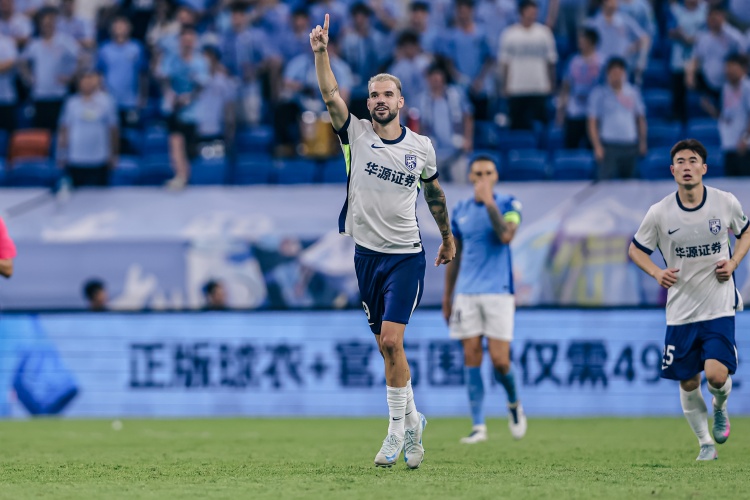 世界杯手机直播软件下载-足球报：廖均健、图多列、张威、高华泽已与广州豹会合