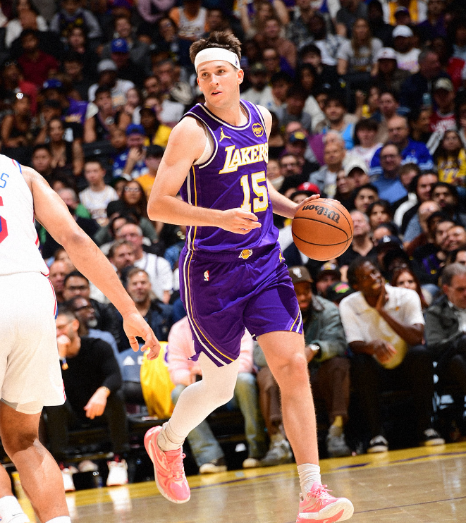 世界杯比赛直播地址-詹姆斯尴尬准三双里夫斯35分救主，大帝空砍35+7+7，湖人逆转76人